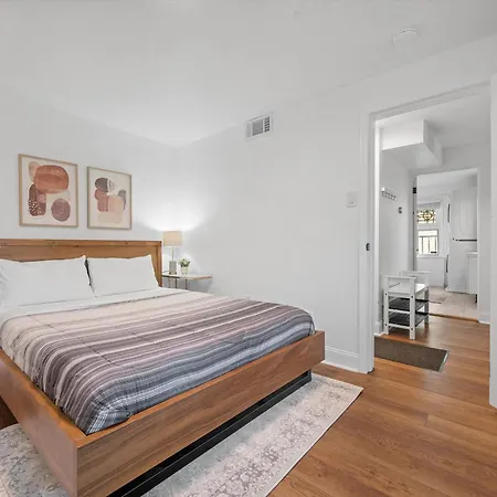Shadyside, Pittsburgh, Modern And Stylish 1 Bedroom Unit5 With Free Parking