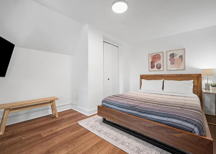 Shadyside, Pittsburgh, Modern And Stylish 1 Bedroom Unit5 With Free Parking Apartment