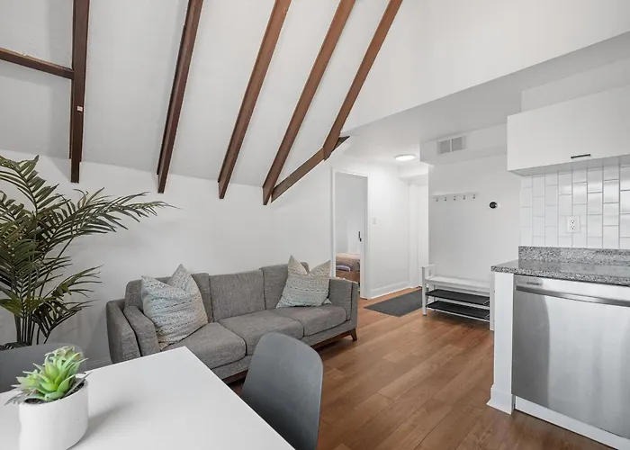 Apartment Shadyside, Pittsburgh, Modern And Stylish 1 Bedroom Unit5 With Free Parking