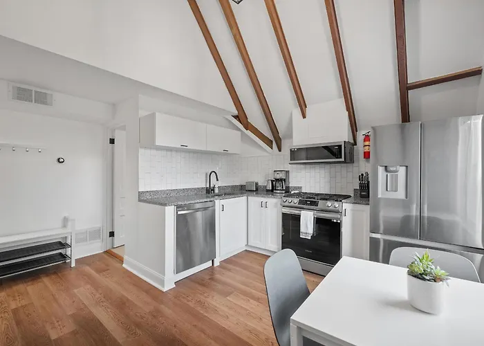 Apartment Shadyside, Pittsburgh, Modern And Stylish 1 Bedroom Unit5 With Free Parking *